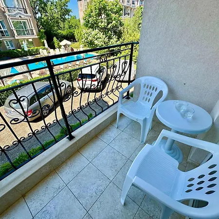 Cozy At Dawn Park Apartment *